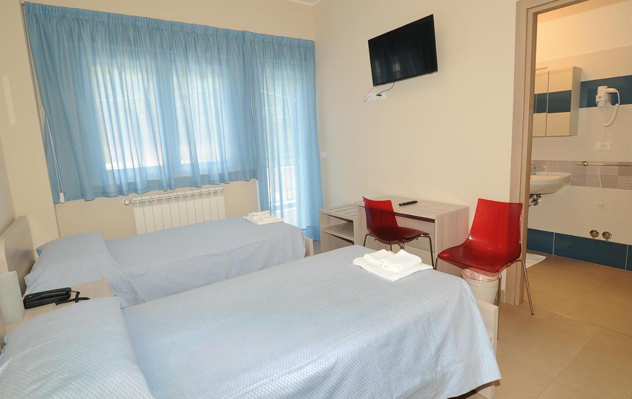 Casa Ospitalita San Giuseppe Bed and Breakfast Λ' Άκουιλα Εξωτερικό φωτογραφία