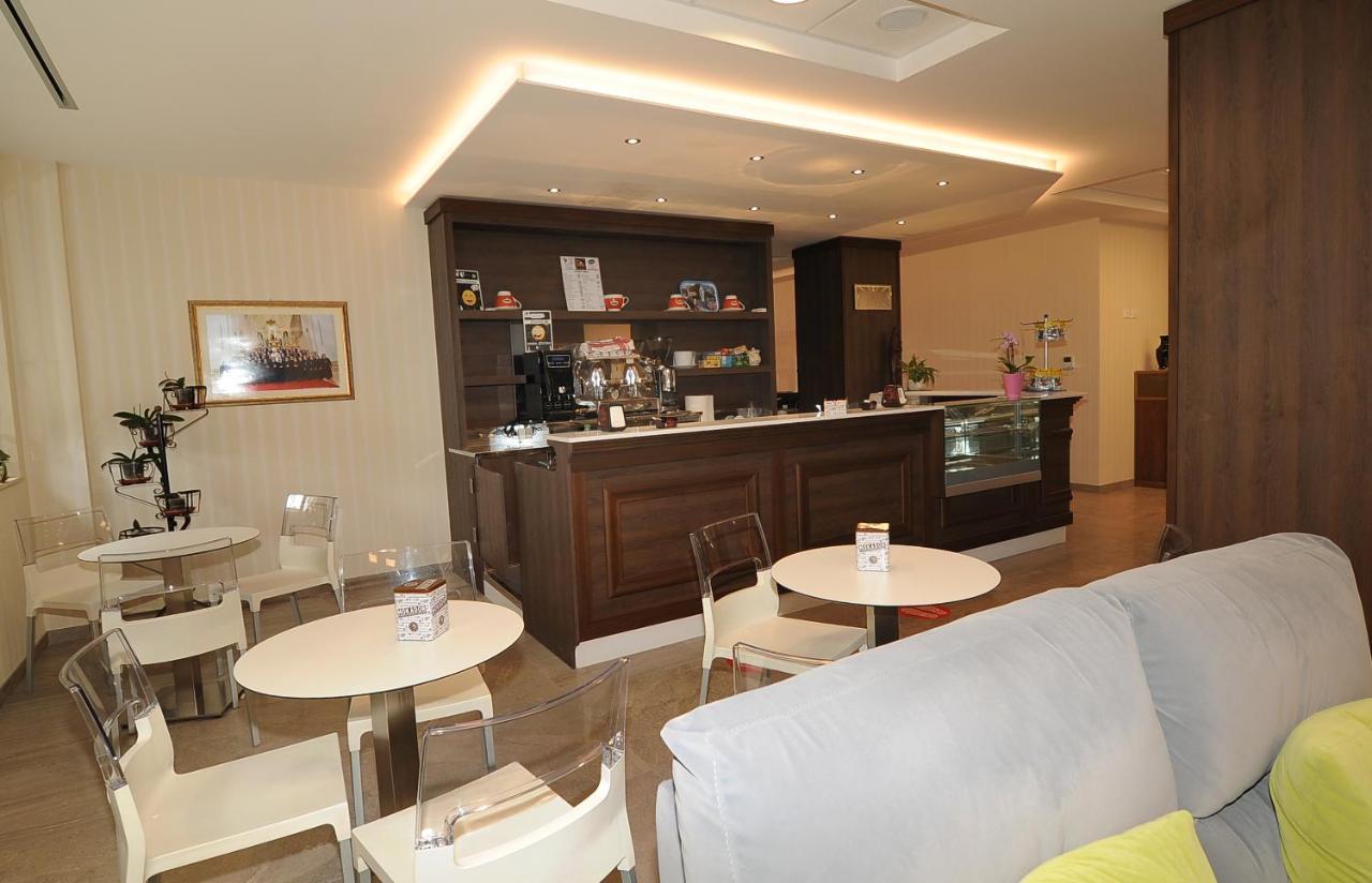 Casa Ospitalita San Giuseppe Bed and Breakfast Λ' Άκουιλα Εξωτερικό φωτογραφία